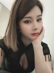 颜值服务性美女