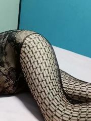 美腿玉足大奶骚妇