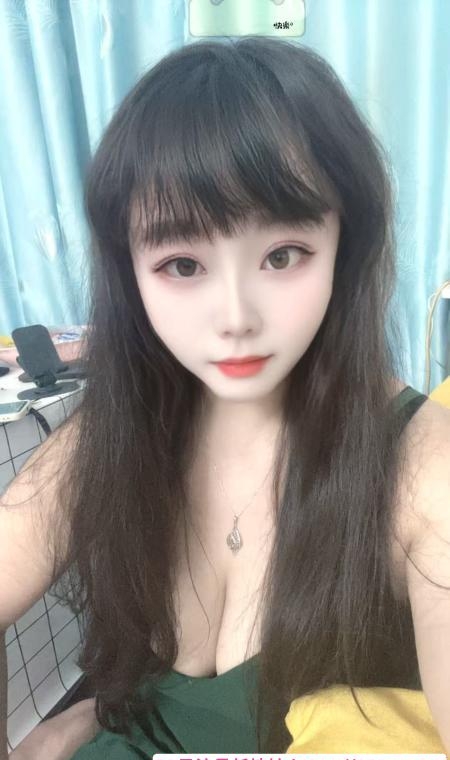 白云丰满美少妇   