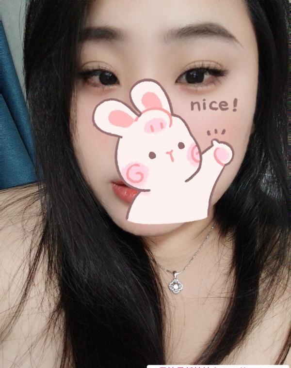 丰满大奶小姐姐