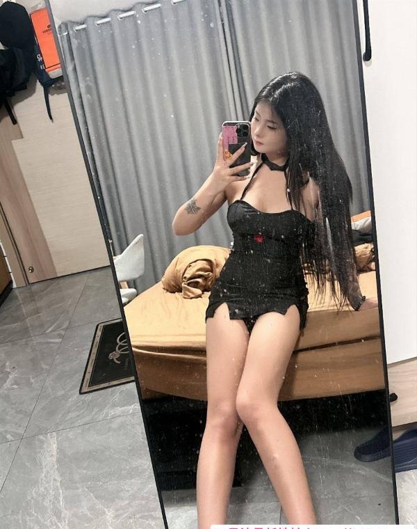 南开童颜大胸嫩妹   