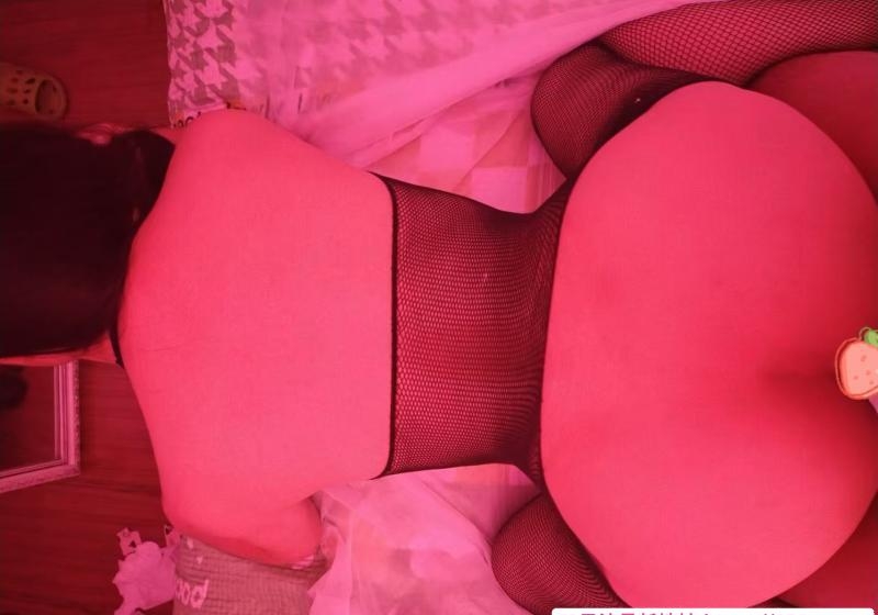 南山后入巨臀御姐  