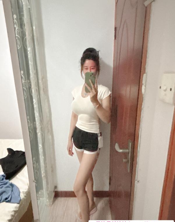 深圳奶神蜜桃臀健美  