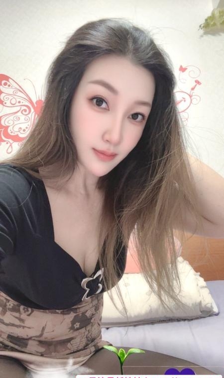 肤白大长腿娇娇姐   