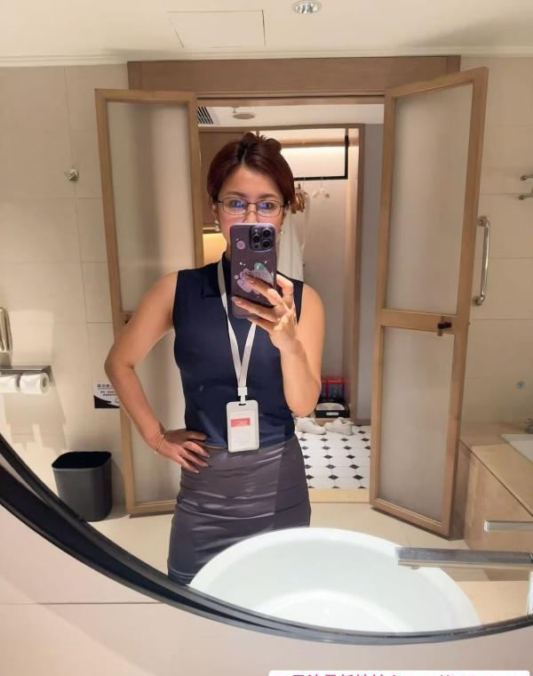 海珠OL制服少妇   