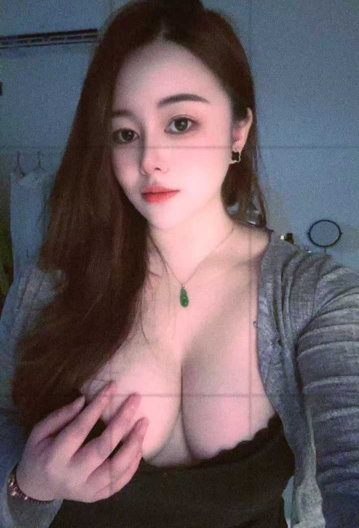  性感爆乳热辣大美妞