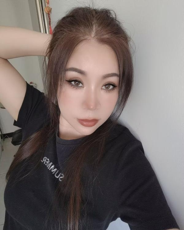 小海地性感少妇