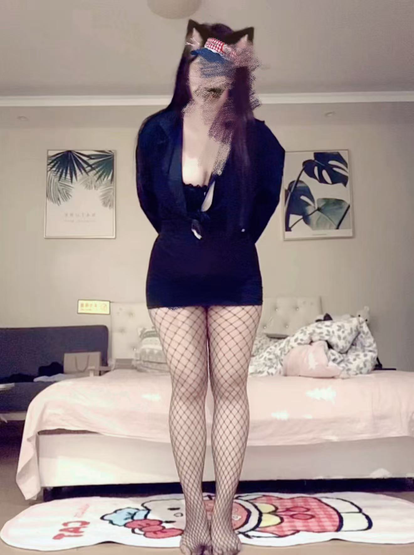 丰满大胸妹小熊饼