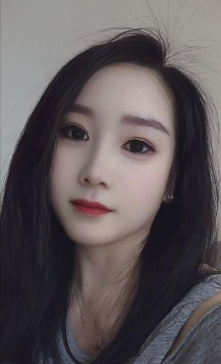 白白的邻家少妇