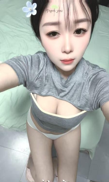 白嫩多汁骚少妇