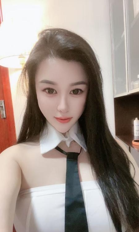 魔鬼身材小可欣