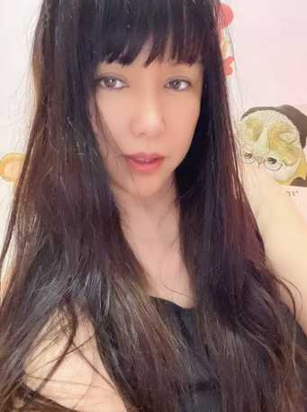 欧美范大胸美女 嘎嘎板正