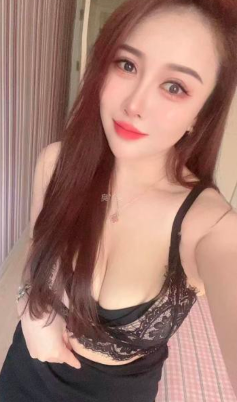 宝山肤白胸大姐姐