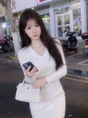 美丽女孩可怡和伊伊