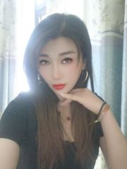 淫荡骚妇玩花活