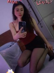 大胸黑丝小少妇