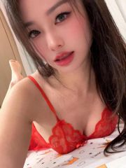 苗条性感水床服务小樱