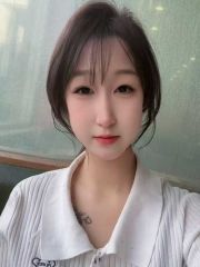 城阳美甲师东北女孩