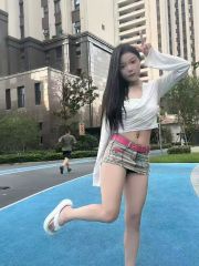 极品身材蜜桃臀小骚逼