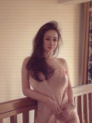 火辣身材混血颜值妹子