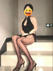 迷人又风情的御姐